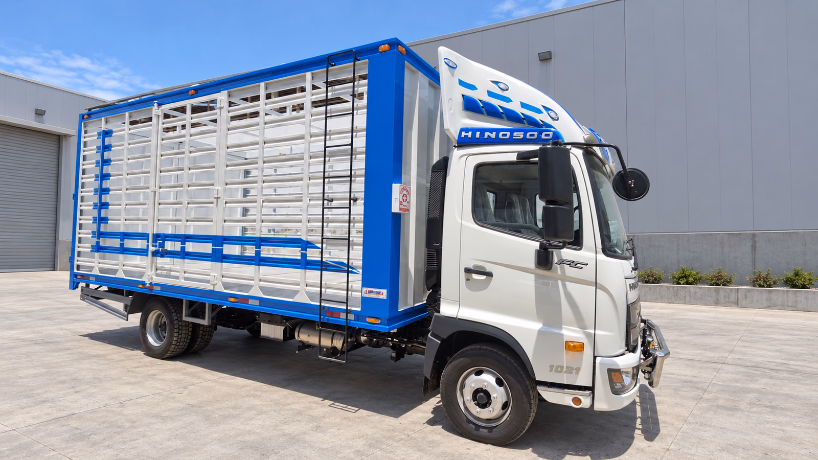 Baranda Telera de 6 Tn de 6 m con Ballestas Galvanizadas fabricado por Carrocerías La Universal en Lima Perú